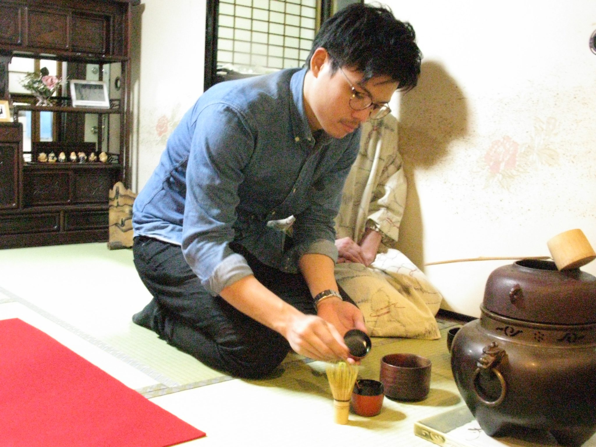 蛍舞う里で伝統の技を体感！黒谷和紙で世界に１つだけの日本酒ラベルを漉く体験
